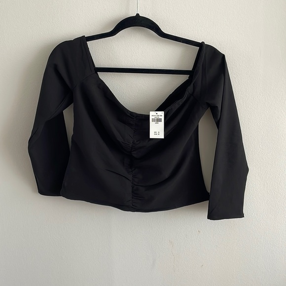 Abercrombie & Fitch Tops - NWT Abercrombie Black Off the Shoulder Top